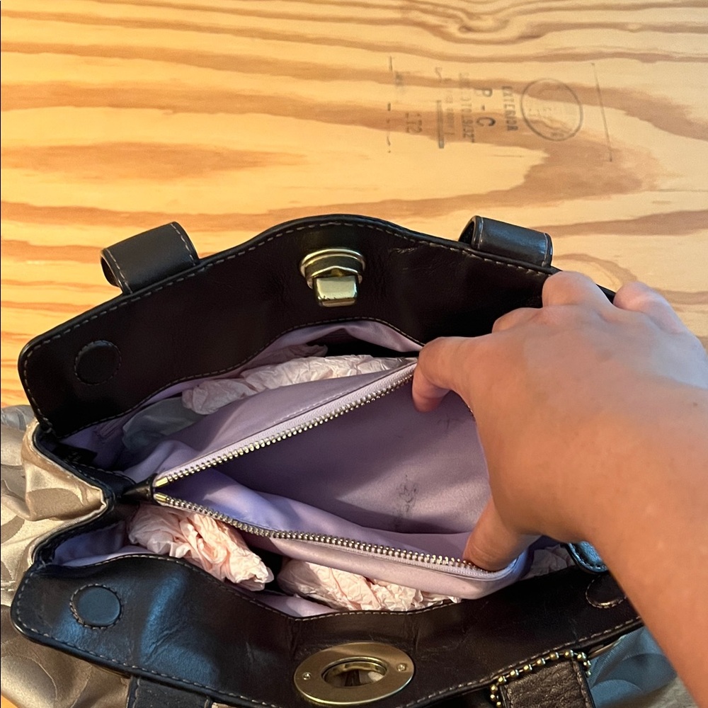 Vintage Coach Brown and Tan Shoulder Bag - Picture 7 of 16